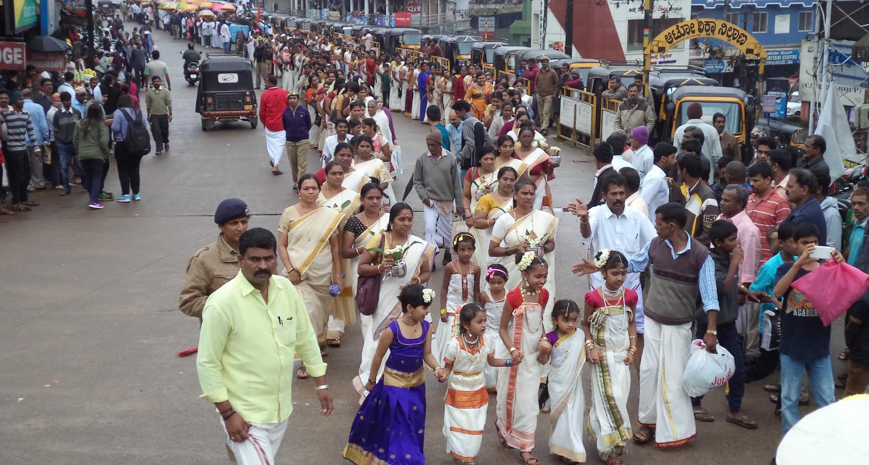 ಒಗ್ಗಟ್ಟಿನ ಮೂಲಕ ಸವಾಲನ್ನು ಎದುರಿಸಿ: ಶಾಸಕ ಬೋಪಯ್ಯ